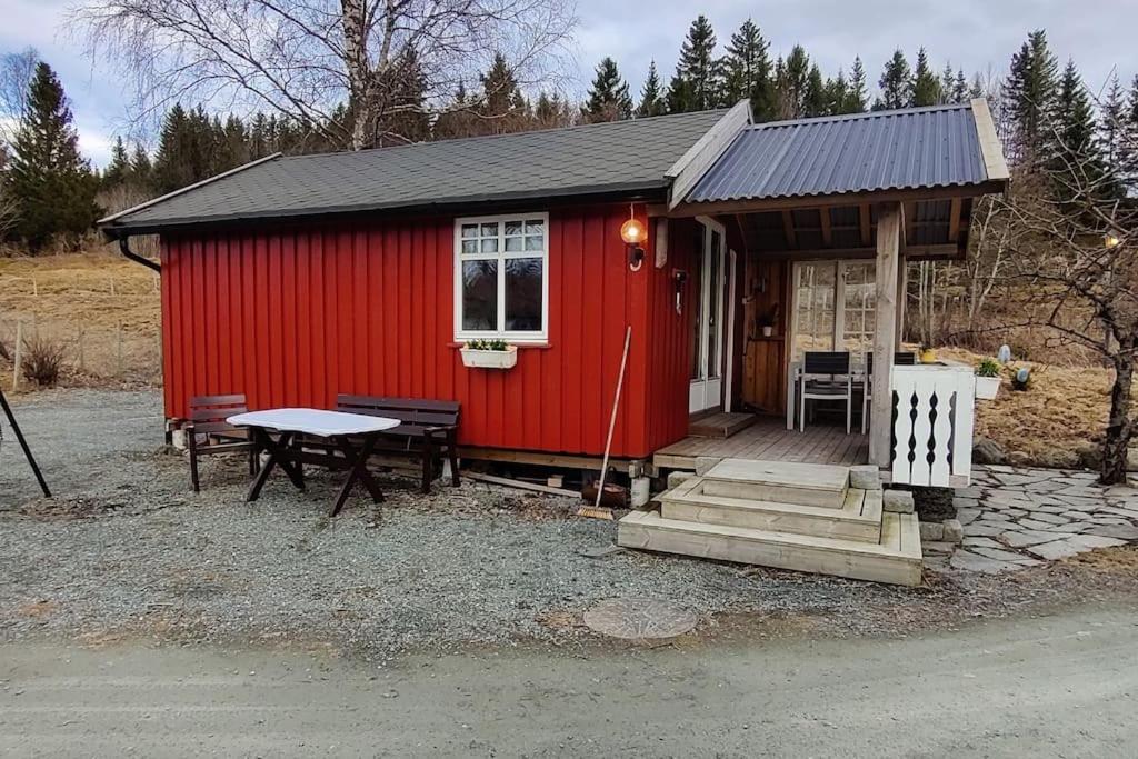 Idyllisk Minihus I Landlige Omgivelser - Med 5 Sengeplasser Og Parkering Åsen Exterior foto