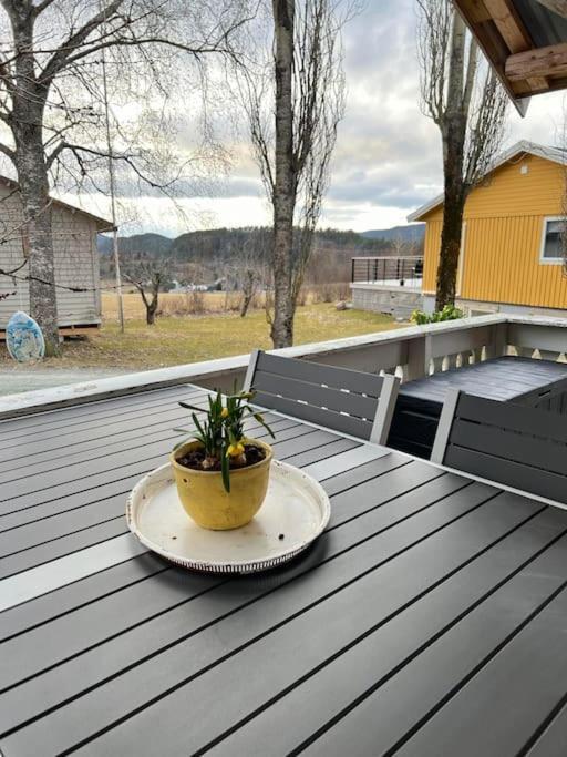Idyllisk Minihus I Landlige Omgivelser - Med 5 Sengeplasser Og Parkering Åsen Exterior foto