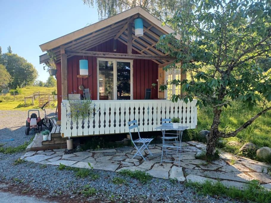 Idyllisk Minihus I Landlige Omgivelser - Med 5 Sengeplasser Og Parkering Åsen Exterior foto